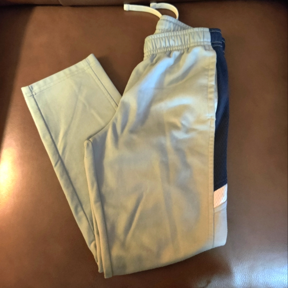 Athletic pants